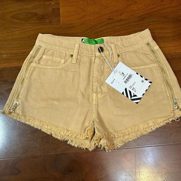 Free People Pants - Sandrine Rose SIZE 24 NWT beige button fly shorts with side zipper